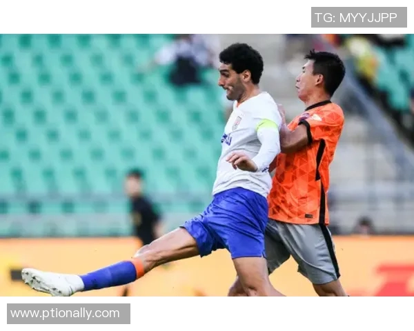 刘丽的足球人生:从草地到赛场的深度对话与成长故事 刘丽的足球人生:从草地到赛场的深度对话与成长故事