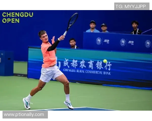 网球新手必看：掌握节奏与技巧的全面入门指南