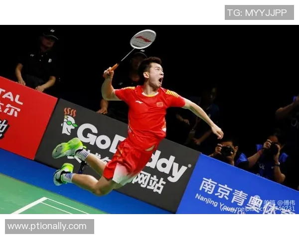 上海羽毛球队在世界锦标赛中的速度表现分析与精彩瞬间回顾 上海羽毛球队在世界锦标赛中的速度表现分析与精彩瞬间回顾