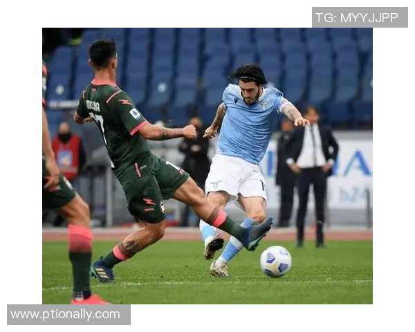 拉齐奥与布加勒斯特星的激烈对决揭示足球战术的精彩碰撞与团队精神