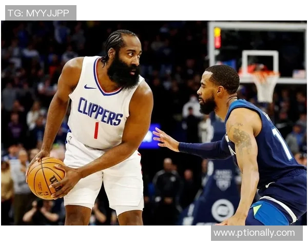 快船与凯尔特人激战正酣NBA赛场精彩瞬间回顾与分析