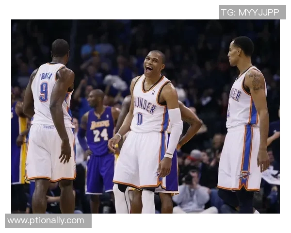 湖人对阵雷霆精彩直播尽在雨燕平台全程跟踪赛事动态分析