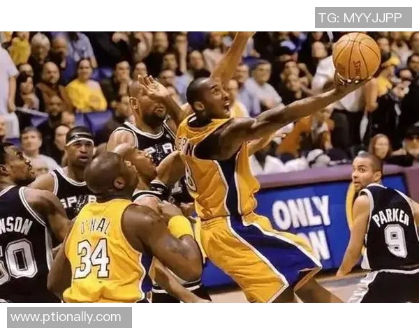 湖人队与热火队精彩对决瞬间回顾，篮球激情碰撞的视觉盛宴