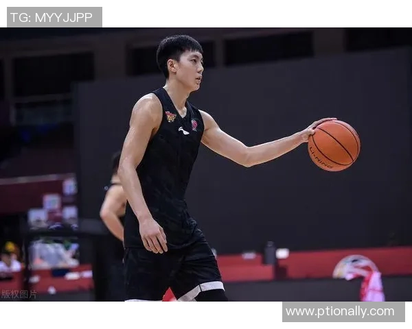 齐麟的崛起与挑战：探索新生代篮球明星的成长之路与未来展望