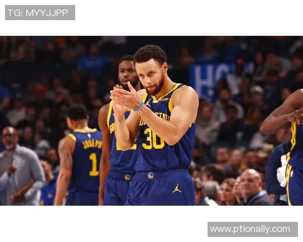 勇士与雷霆激战四月四日谁能在季后赛争夺中占得先机