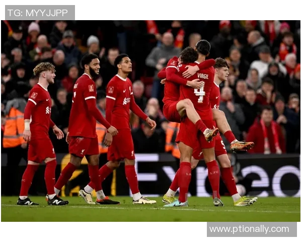 纽卡斯尔与西汉姆联激战正酣谁能在英超赛场笑到最后