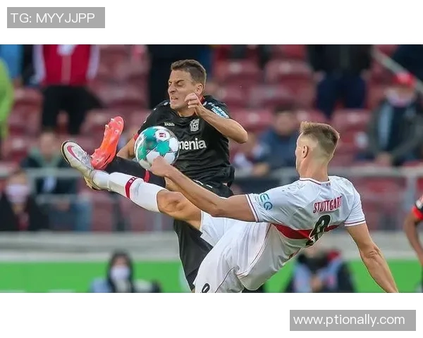 康斯巴达与前进之鹰的激烈对决揭示了足球战术与团队合作的重要性 康斯巴达与前进之鹰的激烈对决揭示了足球战术与团队合作的重要性